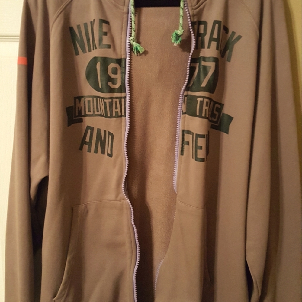 Never Worn Nike Track and Field Vintage Hoodie - Picture 4 of 5